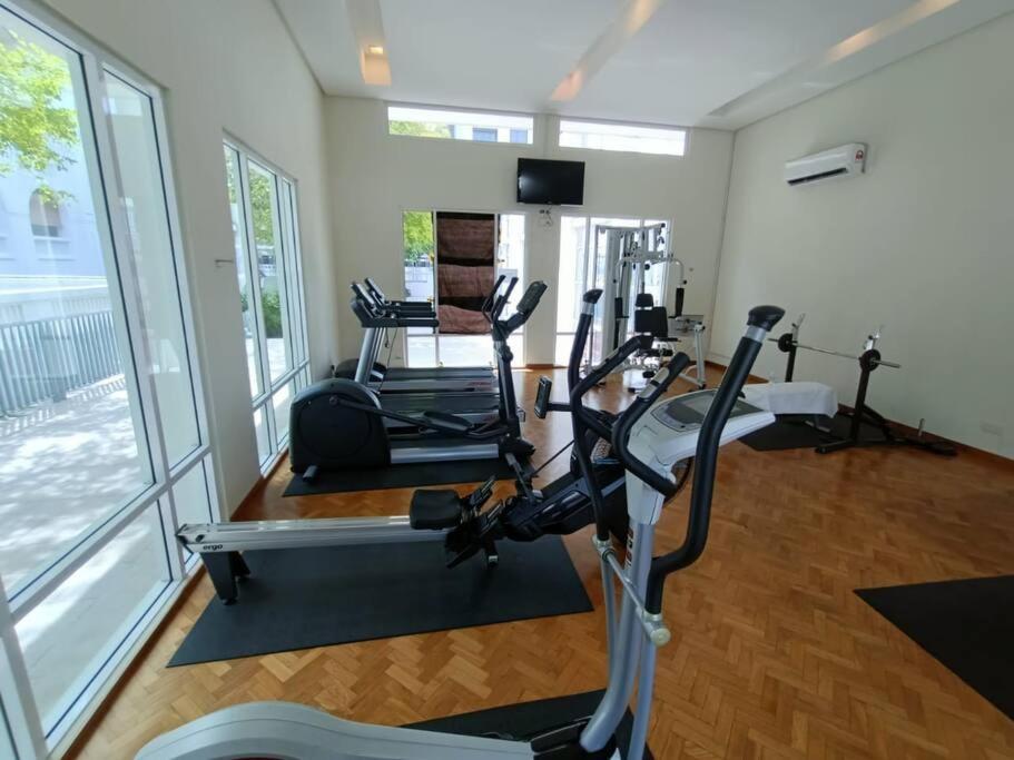 2Beds Seaview Straits Quay Comes With Carpark And Hothub Bagan Jermal Exteriör bild