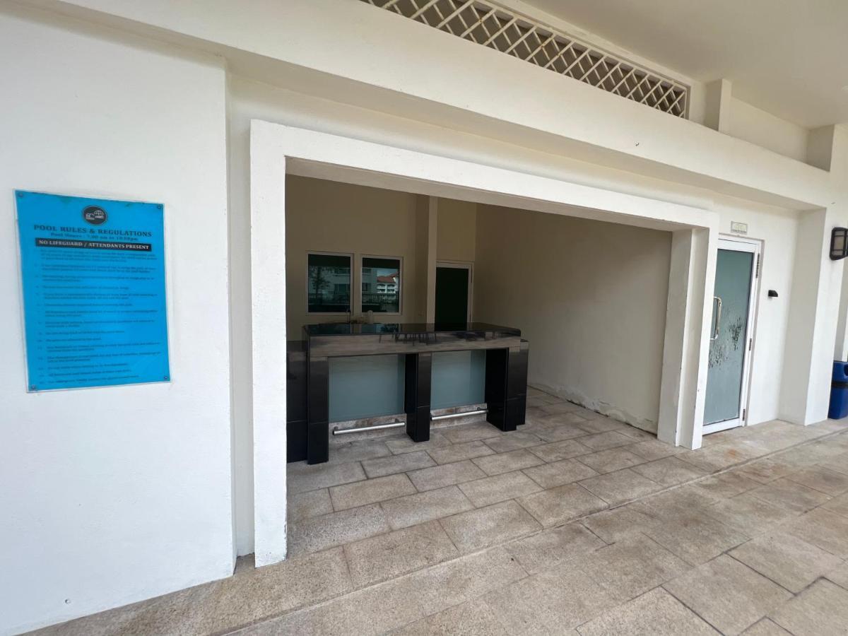 2Beds Seaview Straits Quay Comes With Carpark And Hothub Bagan Jermal Exteriör bild